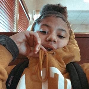 Meet your Posher, Mya